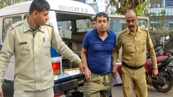 attacks on police,west bengal news,barasat,পুলিশের উপর হামলা,বারাসত