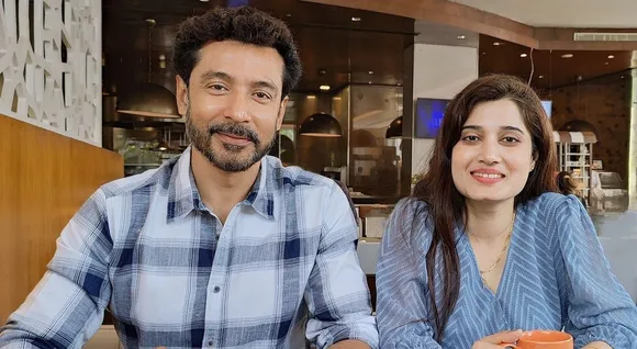 বিয়ের জন্মদিনে স্ত্রীকে আদুরে শুভেচ্ছা টোটার