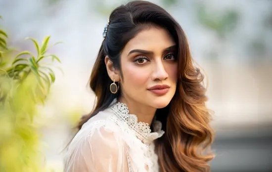 শীতের সকালে এই জিনিসটা চাই নুসরতের