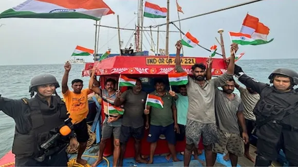 bangladesh will hand over 95 indian fishermen to india