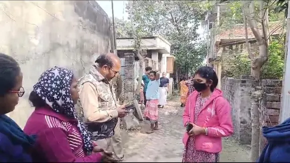 woman has started protest-infront of husband house at malda
