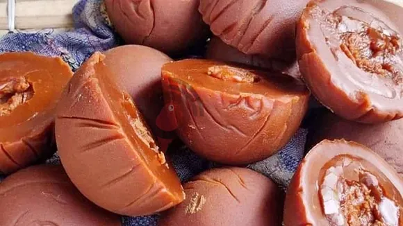 Jaggery Health Benefits: গুড় শরীরে এনার্জির অভাব হতে দেয় না
