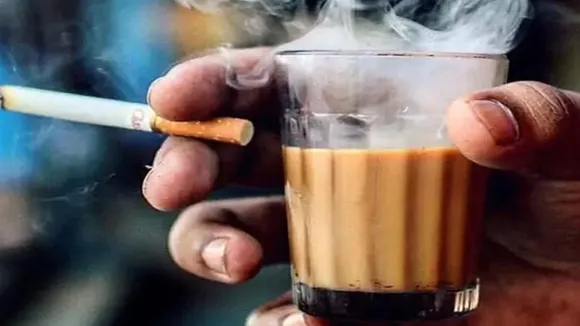 Tea and cigarettes side effects,Combination of tea and cigarette,Tea and cigarettes effects,চায়ের সঙ্গে সিগারেট,চায়ের সঙ্গে সিগারাটে ক্ষতি
