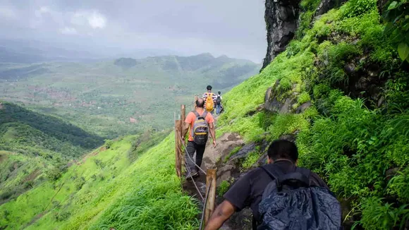Trekking tips for beginners,Tips for trekking in india,Trekking preparation tips,ট্রেকিংয়ে গেলে কোন কোন বিষয়ে খেয়াল রাখবেন, ট্রেকিং টিপস