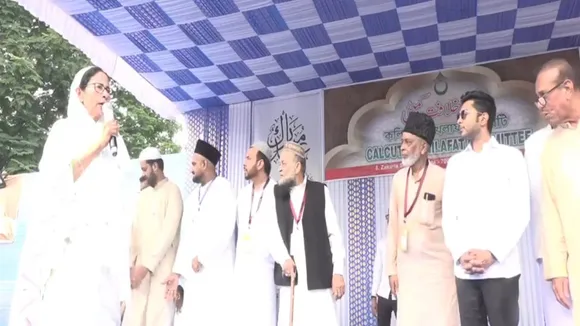 Mamata Banerjee Controversy,Dont Let Riots Happen, We Will Stop Businesses in the Name of Religion, Warns Mamata,কলকাতার রেড রোডে ইদের নমাজ পাঠের অনুষ্ঠানে মমতা বন্দ্যোপাধ্যায়