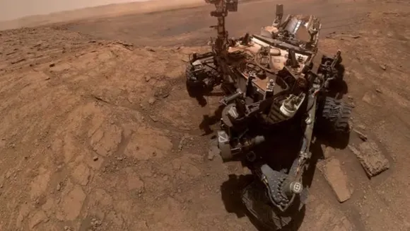 nasa curiosity rover uncovers largest organic molecules on mars