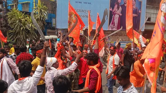 Ram Navami Rally in Malda: কার্যত প্রশাসনের নির্দেশকে উপেক্ষা করেই অস্ত্রের মিছিল দেখল মালদাবাসী
