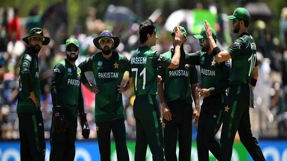 Shadab Khan Controversy: শাদাব খান তাঁর শ্বশুর সাকলিন মুস্তাকের নাম ভাঙিয়ে সুবিধা নিচ্ছেন?