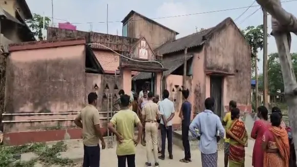 3 members of the same family commit suicide in Hooghlys Goghat,হগুলির গোঘাটে একই পরিবারের তিন সদস্যের আত্মহত্যা