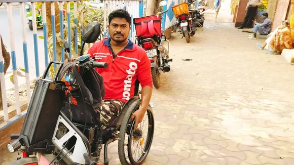 Zomato boy Subhashish Mandal Deliver Food On wheelchair his story will inspires You 