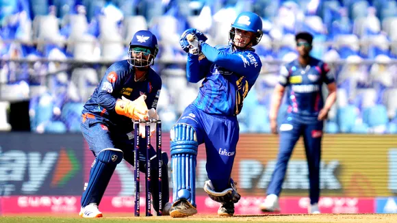 MI vs LSG Live Updates