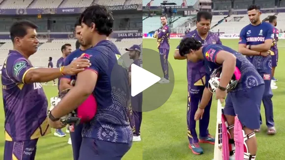 Vaibhav Suryavanshi takes blessings from Chadrakant Pandit