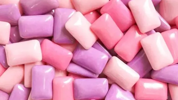 Chewing gum: চিউং গাম। 