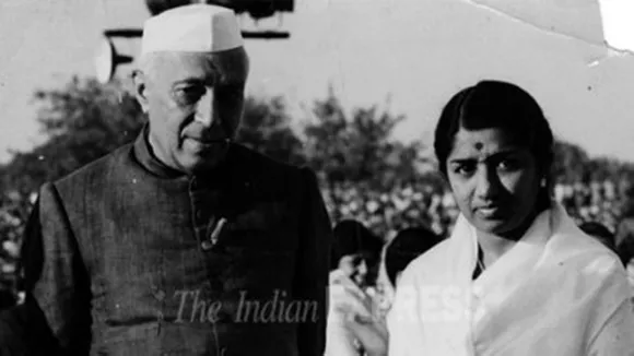 লতার কোন গানে চোখে জল দেশের প্রথম প্রধানমন্ত্রীর?