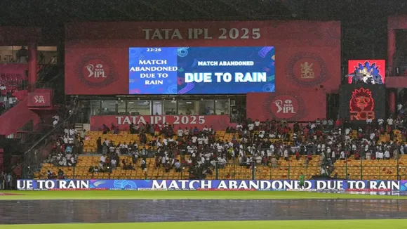 DC vs GT Weather Report: একদিন আগেও দিল্লিতে প্রবল ঝড়বৃষ্টি হয়েছে, আজ কী হয় সেদিকেই নজর সবার