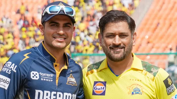 MS DHONI Toss