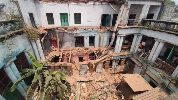 Bowbazar building collapse,Bowbazar repair work accident,Bowbazar Kolkata collapse injuries,old building collapse Kolkata,construction accident Bowbazar,century‑old building collapse Kolkata,বউবাজার ভবন ধসে পড়া  ,বউবাজার বাড়ি মেরামত দুর্ঘটনা,  বউবাজার শ্রমিক আহত  ,বউবাজার ভবন ভাঙা  ,শতাব্দী‑প্রাচীন ভবন ধসে পড়া কলকাতা  ,মেরামত চলাকালীন দুর্ঘটনা কলকাতা