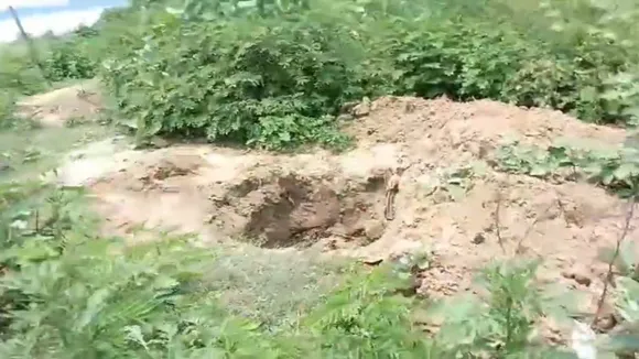 Nabadwip crematorium  ,grave excavation,  body theft,  skeleton missing,  police investigation,  Nabadwip police  ,illegal body trafficking  ,temple ground scandal  ,political controversy,  administrative negligence,নবদ্বীপ শ্মশান,  সমাধি খোঁড়াই,  মৃতদেহ চুরি  ,কঙ্কাল উধাও  ,পুলিশি তদন্ত,  নবদ্বীপ থানা  ,নবদ্বীপ মহাশ্মশান,  দেহ পাচার,  রাজনৈতিক বাদানুবাদ  ,প্রশাসনিক অবহেলা
