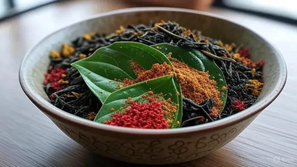 Natural Hair Remedy: বাটিতে পান পাতা, চা এবং মেহেন্দি গুঁড়োর মিশ্রণ।