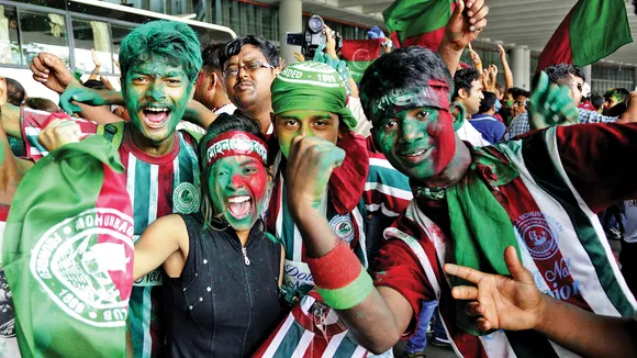 Mohun Bagan Super Giant Fans (1)