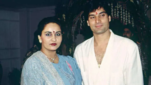 Rina Roy-Mohsin Khan Love Story: ১৯৮৩ সালে বলিউড কেরিয়ারের শীর্ষে থাকাকালীন রীনা রায় পাকিস্তানি ক্রিকেটার মহসিন খানের সঙ্গে বিয়ে করেন