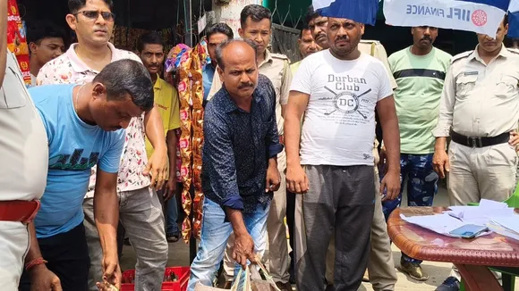 Rampurhat,  ganja seizure,  plastic wrapper,  police operation,3 arrested,রামপুরহাট,  গাঁজা পাচার,  বাসে প্লাস্টিকের আবরণ,  পুলিশ অভিযান  ,তিন গ্রেফতার