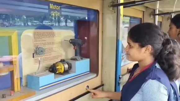 Birla Museum mobile science exhibition bus Kultali  ,West Bengal Vigyan Mancha school science awareness  ,Mobile science lab rural Bengal  ,BITM outreach program Kultali  ,Science exhibition bus rural students West Bengal,বিড়লা বিজ্ঞান প্রদর্শনী বাস কুলতলি,  পশ্চিমবঙ্গ বিজ্ঞান মঞ্চ কুলতলি প্রকল্প,  মোবাইল সায়েন্স এক্সিবিশন বাস,  বিজ্ঞান সচেতনতা ছাত্র‑ছাত্রী,  BITM আউটরিচ বিজ্ঞান কর্মসূচি