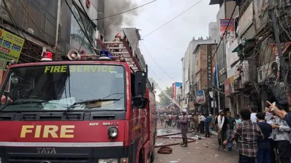 "Delhi Rains, Delhi weather, waterlogging, traffic advisory, delhi rains live update, Delhi weather updates, IMD, yellow alert, Delhi news, Noida news, Gurgaon news, Faridabad news, Ghaziabad news, Delhi Sadar Bazar Fire News, Sadar Bazar Fire News, Delhi News, Delhi breaking news, delhi news, Sadar Bazar fire,Delhi Fire Service,fire accident Delhi,Sadar Bazar shop fire,Old Delhi fire,fire in Delhi" /><meta name="keywords" content="Delhi Rains, Delhi weather, waterlogging, traffic advisory, delhi rains live update, Delhi weather updates, IMD, yellow alert, Delhi news, Noida news, Gurgaon news, Faridabad news, Ghaziabad news, Delhi Sadar Bazar Fire News, Sadar Bazar Fire News, Delhi News, Delhi breaking news, delhi news, Sadar Bazar fire,Delhi Fire Service,fire accident Delhi,Sadar Bazar shop fire,Old Delhi fire,fire in Delhi"