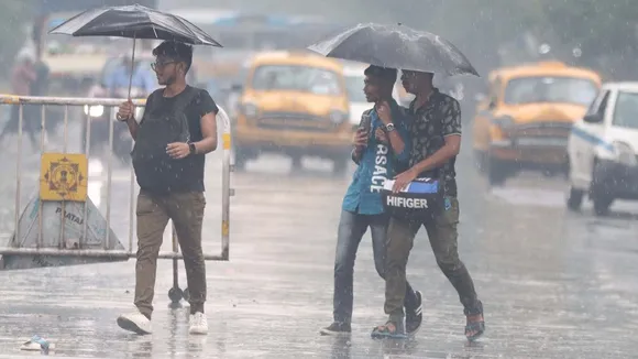 কলকাতা আবহাওয়া, ভারী বৃষ্টি, জলমগ্নতা, ১৩ জুলাই আবহাওয়া পূর্বাভাস, কলকাতা রেন আপডেট, কলকাতা তাপমাত্রা, Kolkata Weather Update, Rain in Kolkata, Kolkata Rain Forecast, AQI.in