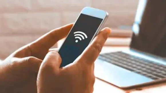 mobile network problem, boost mobile signal, weak signal fix, smartphone settings tips, change network mode, SIM slot trick, fake network booster apps, call drop issue, signal improvement trick, 4G 5G manual setting