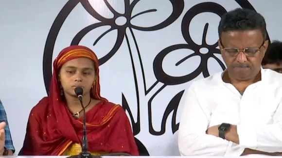 Delhi Police accused of extortion  ,Malda family harassed in Delhi,  Jai Shri Ram controversy,  Asked to chant Jai Shri Ram,  ₹25,000 bribe demand allegation  ,Religious coercion Delhi Police  ,Minority family harassment  ,Delhi police misconduct  ,Bengal family harassed in Delhi,  Jai Shri Ram forced chanting case,দিল্লি পুলিশের বিরুদ্ধে অভিযোগ,  মালদার পরিবার হেনস্থা,  জয় শ্রীরাম না বলায় টাকা দাবি,  ধর্মীয় বলপ্রয়োগের অভিযোগ , দিল্লি পুলিশ ঘুষ দাবি  ,সংখ্যালঘু হেনস্থা অভিযোগ  ,মালদা থেকে দিল্লিতে হেনস্থা,  দিল্লি সফরে বিপাকে পরিবার,  জয় শ্রীরাম বিতর্ক,  ধর্মীয় অসহিষ্ণুতা অভিযোগ