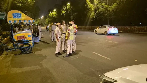 দিল্লি গুলি, বসন্ত বিহার, ধর্ষণ মামলা, জামিনে অভিযুক্ত, আবুজাইর সাফি, অমন শুক্লা, AIIMS ট্রমা সেন্টার, PCR ভ্যান, CCTV ফুটেজ, বন্দুক উদ্ধার, ভারতীয় ন্যায় সঞ্জীবনী আইন, Arms Act.