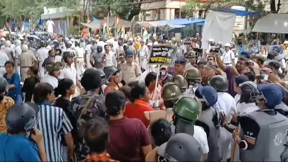 RG Kar Case,  One year anniversary  ,Nabanna Abhijan 2025  ,Chaos in protest  ,Police lathi charge  ,Lathi charge in Kolkata,  Suvendu Adhikari protest  ,BJP Nabanna march  ,TMC vs BJP  ,Government hospital corruption,  RG Kar Hospital controversy,  Protest rally  ,Clash with police  ,Political unrest in West Bengal  ,August 9 protest 2025  ,Street protest Kolkata,Mousumi Kayal,Tumpa Kayal,মৌসুমী কয়াল, টুম্পা কয়াল, আরজি কর কাণ্ড  ,এক বছর পূর্তি,  নবান্ন অভিযান ২০২৫  ,ধুন্ধুমার পরিস্থিতি,  লাঠিচার্জ  ,কলকাতায় পুলিশের লাঠিচার্জ,  শুভেন্দু অধিকারী বিক্ষোভ,  বিজেপির নবান্ন অভিযান  ,তৃণমূল বনাম বিজেপি,  সরকারি হাসপাতালের দুর্নীতি,  আরজি কর দুর্নীতি  ,বিক্ষোভ মিছিল,  রাস্তায় ধাওয়া-পাল্টা ধাওয়া,  পুলিশি বাধা  ,রাজনৈতিক সংঘর্ষ  ,৯ অগাস্ট প্রতিবাদ  ,পশ্চিমবঙ্গ রাজনীতি ২০২৫