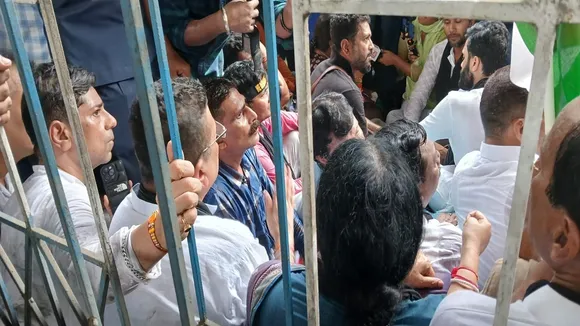RG Kar case,  Nabanna Abhijan  ,Suvendu Adhikari,  Protest on streets,  Sit-in protest  ,BJP protest  ,TMC government  ,Nabanna blockade  ,Police barricade  ,August 9 protest  ,Health corruption,  RG Kar Hospital,  Political unrest  ,West Bengal politics  ,Nabanna March 2025  ,আরজি কর কাণ্ড,  নবান্ন অভিযান,  শুভেন্দু অধিকারী  ,বিক্ষোভ  ,রাস্তায় বসে বিক্ষোভ,  তৃণমূল সরকার  ,বিজেপি প্রতিবাদ  ,নবান্ন ঘেরাও  ,পুলিশি বাধা  ,৯ অগাস্ট বিক্ষোভ  ,স্বাস্থ্য দুর্নীতি,  আরজি কর হাসপাতাল  ,রাজনৈতিক উত্তেজনা,  নবান্ন অভিযান ২০২৫  ,পশ্চিমবঙ্গ রাজনীতি