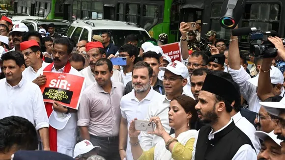 Protesting INDIA bloc MPs detained by Delhi police
