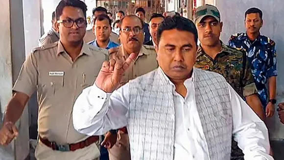 CBI raid on Sheikh Shahjahan’s house Sandeshkhali  ,CBI conducts search at Sheikh Shahjahan’s home and market,CBI operation at Sandeshkhali property of Sheikh Shahjahan,  CBI Sandeshkhali Sheikh Shahjahan raid,  Sheikh Shahjahan house CBI search West Bengal,সন্দেশখালির শেখ শাহজাহানের বাড়িতে সিবিআই অভিযান,  শেখ শাহজাহান বাড়িতে হানা সিবিআই,  সন্দেশখালী সিবিআই তল্লাশি অভিযান,  সিবিআই-র সন্ধান সন্দেশখালির বাড়িতে  ,শেখ শাহজাহান বাজার সিবিআই তল্লাশিতে
