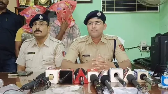 Joynagar illegal arms factory,  Rahmatulla Sheikh arrested,  South 24 Parganas arms seizure  ,West Bengal illegal weapons,  Police bust arms manufacturing unit,জয়নগর অস্ত্র কারখানা  ,বেআইনি অস্ত্র উদ্ধার,  রহমতুল্লা শেখ গ্রেফতার,  দক্ষিণ ২৪ পরগনা অস্ত্র ব্যবসা , পুলিশ অভিযান অস্ত্র কারখানা