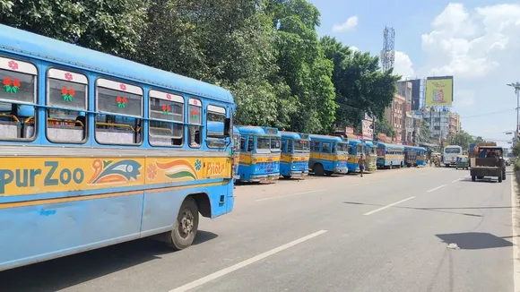 25 September 2025 Kolkata bus strike  ,Kolkata buses off road 25 September , Kolkata bus owners protest fare issue  ,Kolkata police duty fare dispute buses not running  ,Kolkata bus crisis 25 Sep 2025  ,Bus owners dissatisfaction fare hike Kolkata,২৫ সেপ্টেম্বর কলকাতা বাস ধর্মঘট  ,২৫ সেপ্টেম্বর ২০২৫ কলকাতা বাস বন্ধ  ,পুলিশ ডিউটিতে ভাড়া অসন্তোষ কলকাতা বাস  ,কলকাতা বাস মালিক অসন্তোষ ভাড়া  ,ভাড়া বৃদ্ধি নিয়ে বাস পথে নামেনি কলকাতা,  কলকাতায় বাস সংকট ২৫ সেপ্টেম্বর