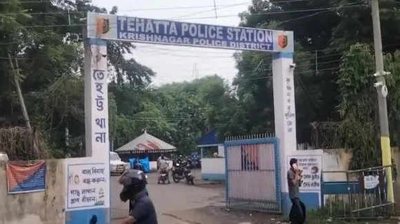 Tehatta South Jitpur axe attack,  Son attacks mother with axe West Bengal  ,Amar Das arrested Tehatta police  ,Mother injured axe blow Tehatta  ,Depression leads son to attack mother Tehatta  ,West Bengal shocking incident axe,তেহট্ট দক্ষিণ জিৎপুর কুড়ুল হামলা  ,ছেলে মাকে কোপাল কুড়ুল দিয়ে,  তেহট্ট থানায় চাঞ্চল্য অমর দাস,  পুজোর মুখে মা-ছেলের ট্র্যাজেডি,হতাশায় ছেলের হাতে মায়ের উপর হামলা,  দক্ষিণ জিৎপুর মা আহত কুড়ুল কোপ