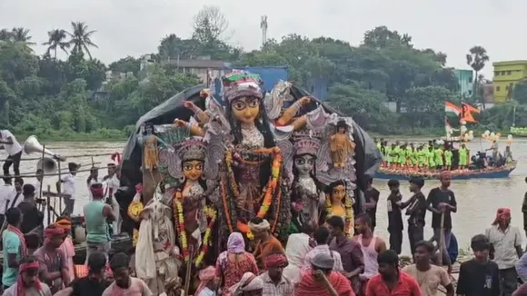 পেটকাটি মা বিসর্জন,  পেটকাটি দুর্গা বিসর্জন,  জঙ্গিপুর দুর্গাপূজা,  রঘুনাথগঞ্জ দুর্গাপূজা,  গদাইপুর পেটকাটি মা,  মুর্শিদাবাদ দুর্গাপূজা ২০২৫,  পেটকাটি মা পূজা ঐতিহ্য  ,পেটকাটি মা বিসর্জন ভিডিও  ,Petkati Ma immersion,  Gadaipur Durga Puja,  Jangipur Durga Puja 2025 , Murshidabad Durga Puja history
