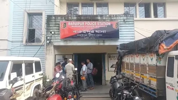 Baruipur Durga Puja  ,minor rape  ,boyfriend and friends,  drugged beverage  ,blackmailing,  Baruipur Police  ,Baruipur Sub-Divisional Hospital,  Sitalakundu,  rape case , police arrest,বারুইপুর দুর্গাপুজো,  নাবালিকা ধর্ষণ  ,প্রেমিক ও বন্ধুদের দ্বারা ধর্ষণ  ,মাদক সেবন , ব্ল্যাকমেইলিং,  বারুইপুর থানা  ,বারুইপুর মহকুমা হাসপাতাল,  সীতাকুণ্ডু,  ধর্ষণ মামলা  ,পুলিশ গ্রেফতার