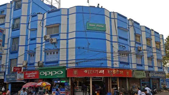 Burdwan Municipal Corporation, Samir Mukhopadhyay, Maharashtra Police, cheque fraud, 48 lakh scam, municipal accountant arrest, bank cheque forgery, financial crime, cross-state investigation, Burdwan Municipality corruption,বর্ধমান পুরসভা টাকা আত্মসাৎ  ,সমীর মুখোপাধ্যায় গ্রেপ্তার,  মহারাষ্ট্র পুলিশ বর্ধমান,  নকল চেক প্রতারণা  ,টাকা লোপাট বর্ধমান পুরসভা  ,অ্যাকাউন্ট্যান্ট গ্রেপ্তার বর্ধমান  ,বর্ধমান সিজেএম আদালত,  ট্রানজিট রিমান্ড সমীর মুখোপাধ্যায়,  হিঙ্গনঘাট থানার মামলা,  ব্যাংক প্রতারণা বর্ধমান
