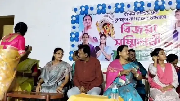 পার্থ ভৌমিক  ,মমতা ঠাকুর  ,বাগদা পশ্চিম ব্লক,  তৃণমূল কংগ্রেস বিজয়া সম্মেলন,  বৈধ ভোটারদের নাম  ,বিজেপি নেতাদের হুঁশিয়ারি,  ভোটার তালিকা বিতর্ক  ,রাজনীতিক সমালোচনা  ,তৃণমূল ঐক্য  ,হেলেঞ্চা নেতাজি কমিউনিটি হল, Partha Bhowmik  ,Mamata Thakur  ,Bagda West Block  ,TMC Bijoya Sammelan,  Valid voter names  ,BJP leaders warning  ,Voter list controversy,  Political criticism  ,TMC unity  ,Helencha Netaji Community Hall