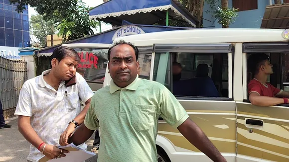Burdwan news, TMC leader's brother arrest, attempted murder, land dispute, Chokhanjadi village, Sheikh Saiful alias Chand, Rafik Uddin Malik, West Bengal crime, Burdwan police action, local outrage, political family violence,পূর্ব বর্ধমান সংবাদ, তৃণমূল নেতার ভাই গ্রেপ্তার, খুনের চেষ্টা, জমি বিবাদ, চক্ষণজাদি গ্রাম, শেখ সইফুল ওরফে চাঁদ, রফিক উদ্দিন মল্লিক, পশ্চিমবঙ্গ অপরাধ, বর্ধমান পুলিশ অভিযান, স্থানীয় জনতার ক্ষোভ, রাজনৈতিক পরিবারের হিংসা