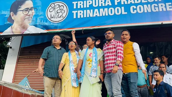 Tripura TMC office attack, BJP leaders FIR, Kunal Ghosh delegation, Tripura Governor Indrasena Reddy Nallu, Mamata Banerjee reaction, Trinamool Congress protest, political violence Tripura, TMC vs BJP, Agartala political clash, Sushmita Dev, Saayoni Ghosh, Manik Saha,ত্রিপুরায় তৃণমূল কার্যালয় আক্রমণ, বিজেপি নেতাদের বিরুদ্ধে এফআইআর, কুণাল ঘোষ প্রতিনিধি দল, রাজ্যপাল ইন্দ্রসেনা রেড্ডি নাল্লু, মমতা বন্দ্যোপাধ্যায়ের প্রতিক্রিয়া, তৃণমূল বনাম বিজেপি, আগরতলায় রাজনৈতিক সংঘর্ষ, সুস্মিতা দেব, সায়নী ঘোষ, মানিক সাহা, রাজনৈতিক হিংসা ত্রিপুরা
