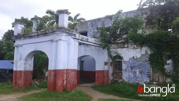 Baruipur Zamindar Bari, Raychaudhuri family, historical architecture, West Bengal heritage, 18th century mansion, Bengali zamindari, cultural heritage, tourist attraction Baruipur, architectural conservation, West Bengal history,বারুইপুর জমিদার বাড়ি, রায়চৌধুরী পরিবার, ঐতিহাসিক স্থাপত্য, পশ্চিমবঙ্গ ঐতিহ্য, ১৮শ শতকের রাজবাড়ি, বাংলার জমিদারি, সাংস্কৃতিক ঐতিহ্য, পর্যটন কেন্দ্র বারুইপুর, স্থাপত্য সংরক্ষণ, পশ্চিমবঙ্গ ইতিহাস