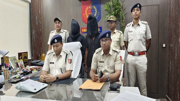 Farakka heroin recovery,  Murshidabad drug bust,  heroin seizure West Bengal,  two arrested in Farakka,  police operation Farakka  ,drug trafficking Malda  ,heroin smuggling case  ,Murshidabad police news  ,narcotics control West Bengal,  NDPS Act arrest,ফরাক্কা হেরোইন উদ্ধার  ,মুর্শিদাবাদ সংবাদ,  মাদক পাচার,  দুই যুবক গ্রেফতার,  ফরাক্কা থানার অভিযান,  মালদা কালিয়াচক  ,নিষিদ্ধ মাদক উদ্ধার  ,পুলিশ অভিযান পশ্চিমবঙ্গ,  হেরোইন পাচার চক্র  ,এনডিপিএস মামলা
