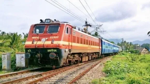 "ASSAM SUSPECTED BOMB BLAST, RAILWAY TRACK KOKRAJHAR, रेलवे ट्रैक बम विस्फोट, असम कोकराझार रेलवे पटरी, RAILWAY TRACK BOMB BLAST, ASSAM SUSPECTED BOMB BLAST HITS RAILWAY TRACK IN KOKRAJHAR  TRAINS DELAYED,Uttarakhand news live,Latest Uttarakhand news today,Uttarakhand news online"