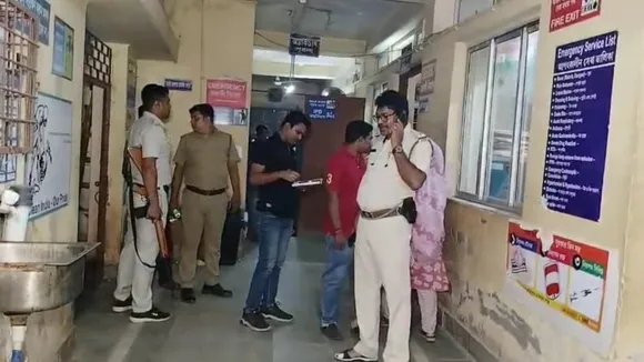 Sonarpur news, West Bengal crime news, Kolkata news, Kali Puja incident, youth stabbed to death, Sonatan Naskar murder, neighbor dispute, local crime update, Sonaarpur police, stabbing case West Bengal, Bhai Phonta 2025, festival violence, West Bengal latest news, Bengali breaking news, Kolkata local news,সোনারপুর সংবাদ, কালীপুজো হত্যাকাণ্ড, সনাতন নস্কর, প্রতিবেশী সংঘর্ষ, ছুরিকাঘাত ঘটনা, পশ্চিমবঙ্গ ক্রাইম নিউজ, স্থানীয় খবরে, পুলিশ তদন্ত সোনারপুর, ভাইফোঁটা ২০২৫, উৎসবের সময় সহিংসতা, কলকাতা নিউজ, বাংলা ব্রেকিং নিউজ, কুস্তিয়া কালীপুজো, স্থানীয় হত্যা ঘটনা