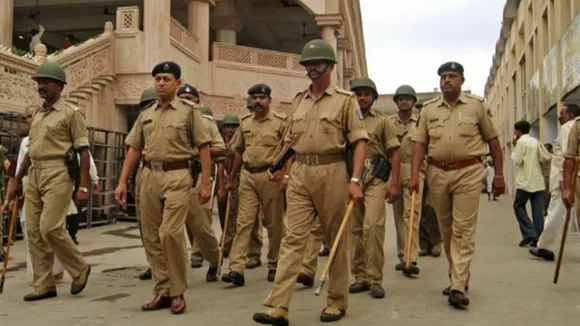 Bangladeshi women detained Gujarat  ,Illegal immigrants from Bangladesh  ,Ahmedabad police operation,  Sola police Bangladesh case  ,Gujarat immigration news 2025 , Bangladeshi nationals deported  ,Ahmedabad JIC interrogation,  Gujarat border trafficking  ,Illegal migration India 2025  ,Bangladesh Gujarat news,গুজরাটে বাংলাদেশি নারী আটক  ,অবৈধ অনুপ্রবেশ বাংলাদেশ  ,আহমেদাবাদ সিটি পুলিশ অভিযান,  সোলা থানার অভিযান  বাংলাদেশি নাগরিক গ্রেপ্তার  ,গুজরাট সীমান্ত পাচার,  বাংলাদেশ থেকে গুজরাট অনুপ্রবেশ  ,জেরা কেন্দ্রে বাংলাদেশি নারী,  বাংলাদেশি নারী ডিপোর্ট  ,গুজরাটে বাংলাদেশি নাগরিক ধরা